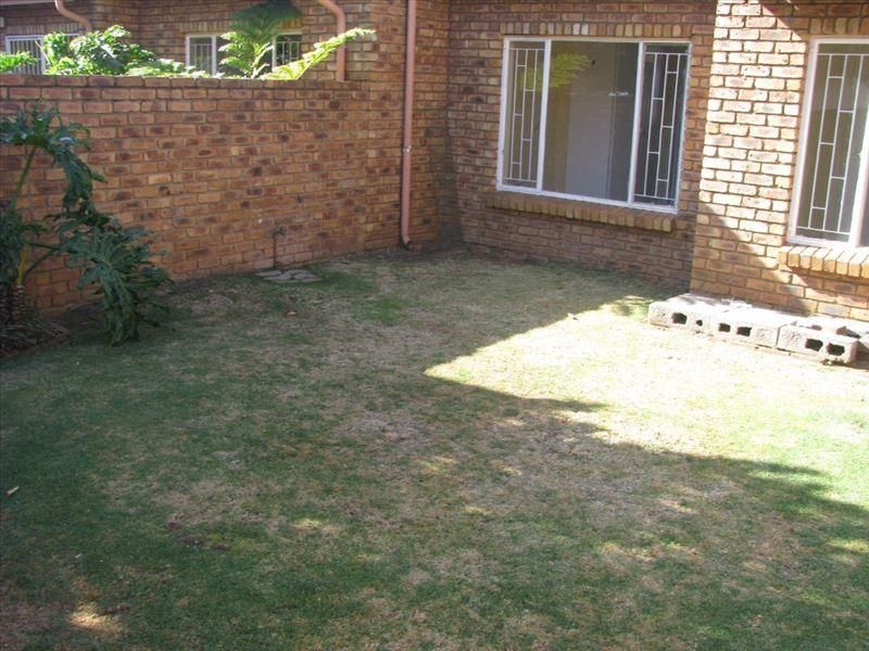 Perfect Place to start your family in a Perfect Street. - Photo 2