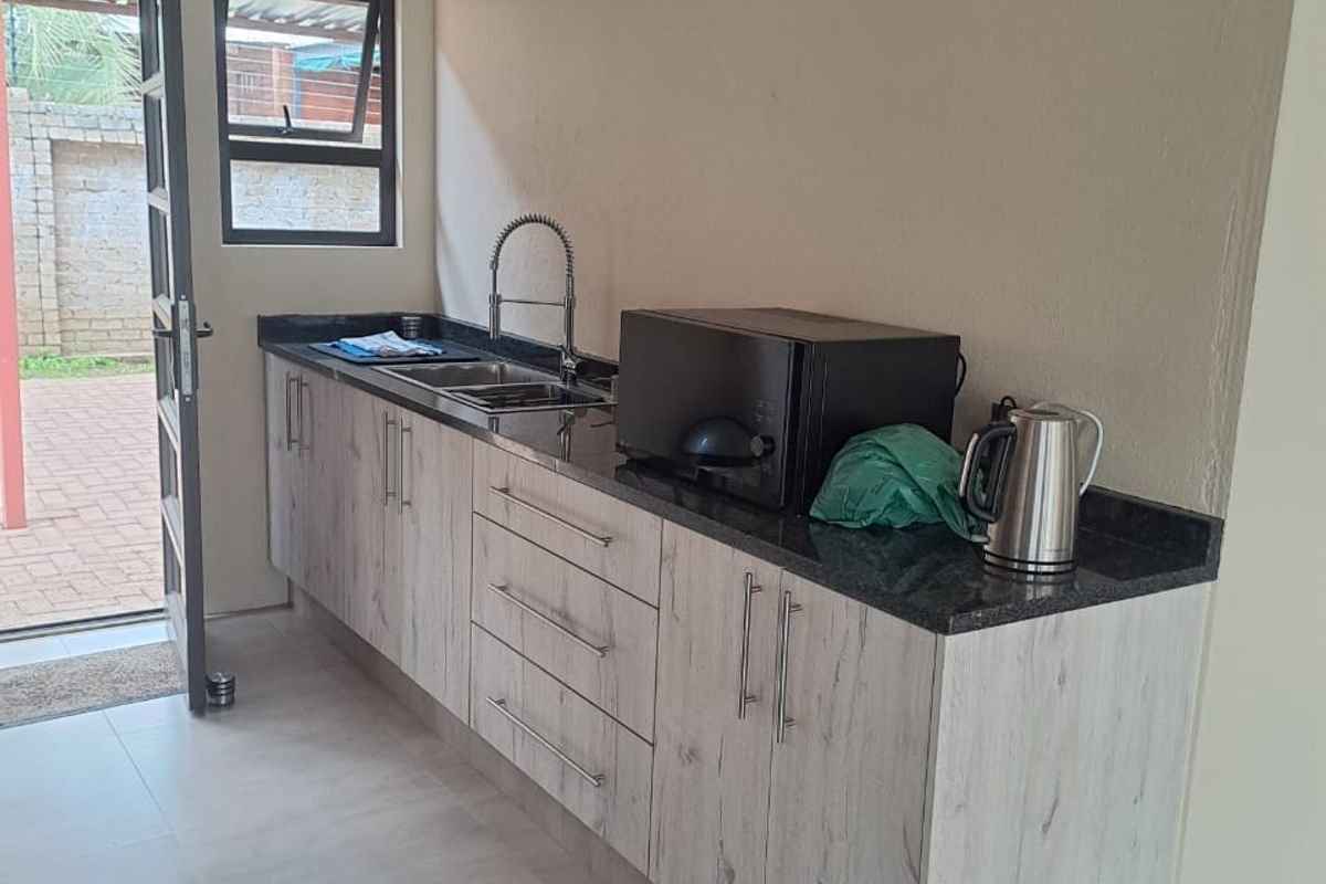 Newly Built Home for Sale – Walking Distance to Vaal Marina Waterfront! - Photo 4