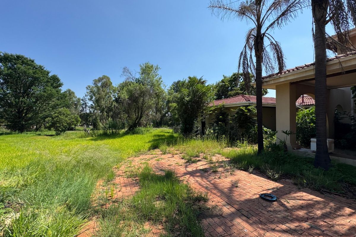 Majestic Estate Revival Opportunity - Photo 3
