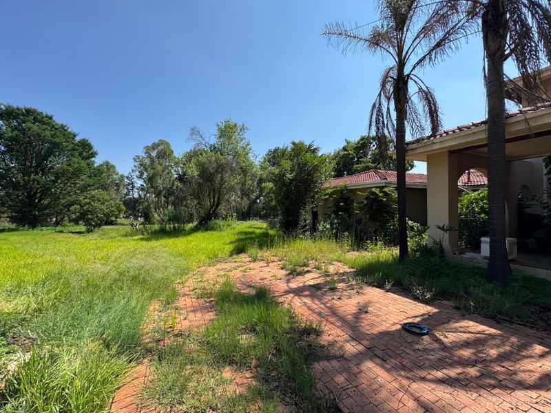 Majestic Estate Revival Opportunity - Photo 3