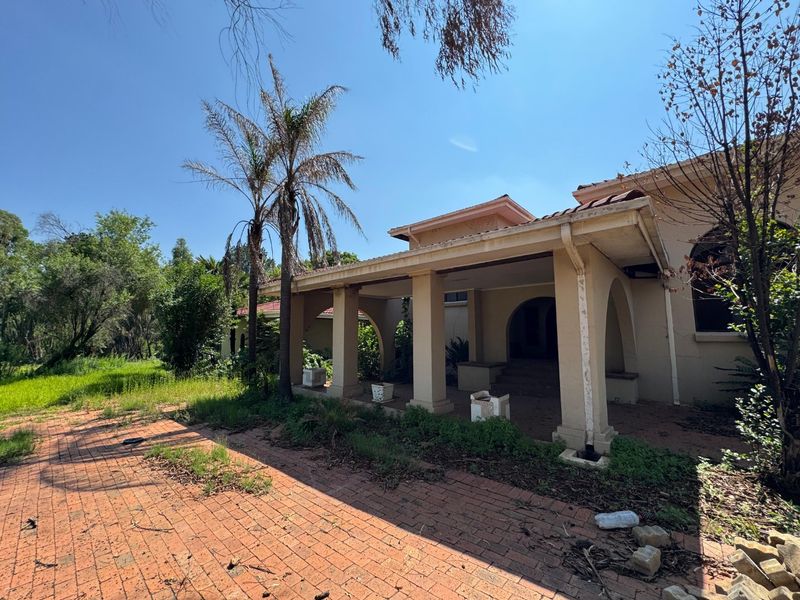Majestic Estate Revival Opportunity - Photo 6