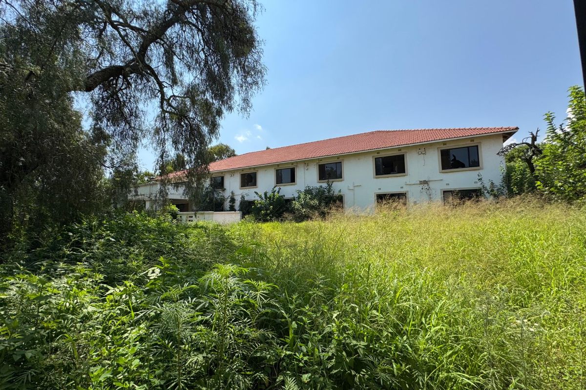 Majestic Estate Revival Opportunity - Photo 2