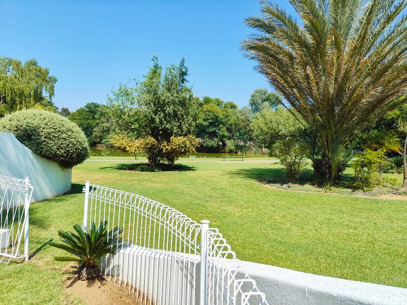 Spacious Waterfront Home with Modern Amenities - Photo 2