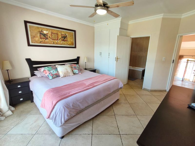 Spacious Waterfront Home with Modern Amenities - Photo 10