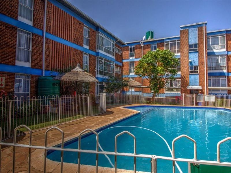 Charming Home with Pool and Essential Features - Photo 3