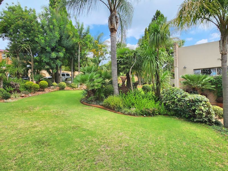 Spacious 5-Bedroom Family Home – Ideal for Raising Your Kids - Photo 2