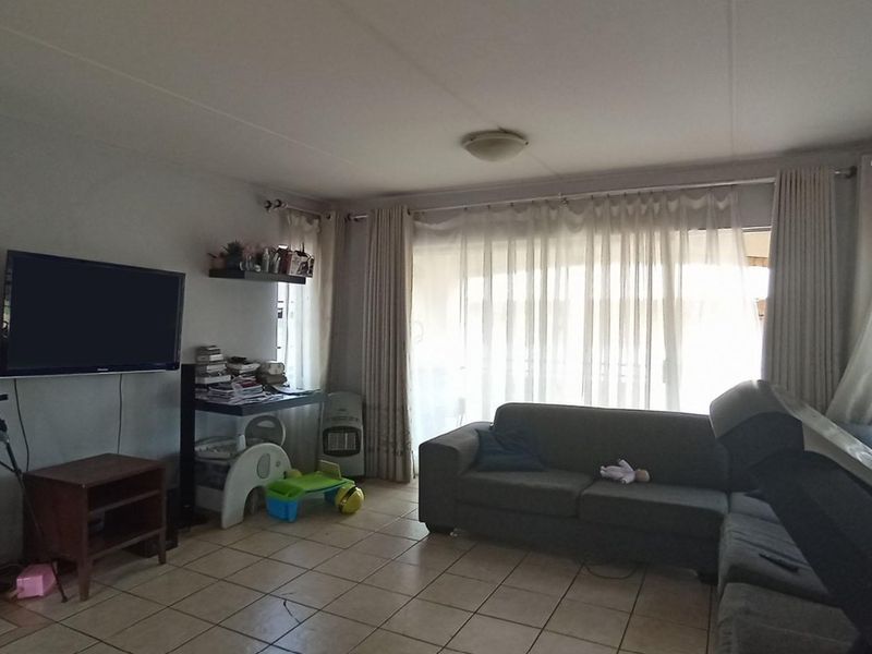 3 Bedroom Apartment for Sale in Erand Gardens - Photo 6