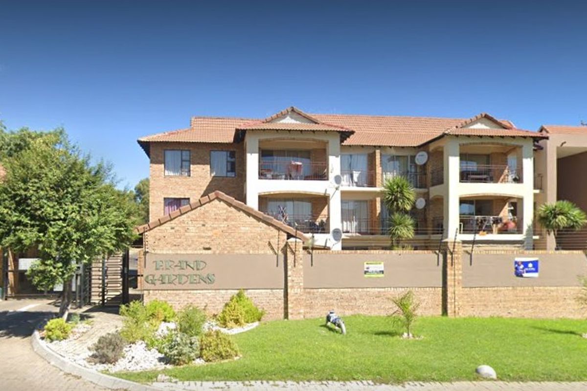 3 Bedroom Apartment for Sale in Erand Gardens - Photo 2