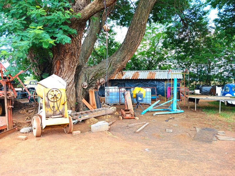 Versatile 28-Hectare Farm with Lucerne Income, Boreholes and Modern Housing Near Van der Hoff Road - Photo 5