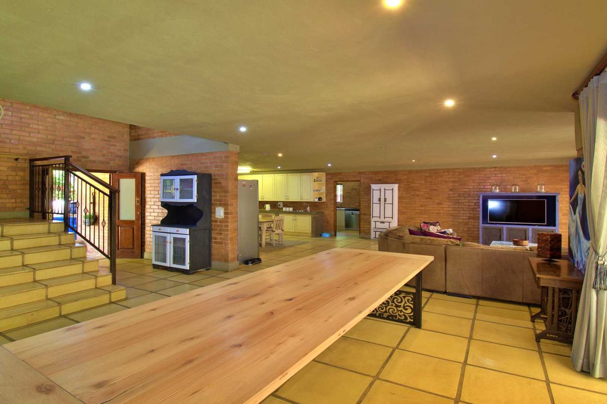 4 Bedroom, 4 Bathroom, Double Garage - Photo 4