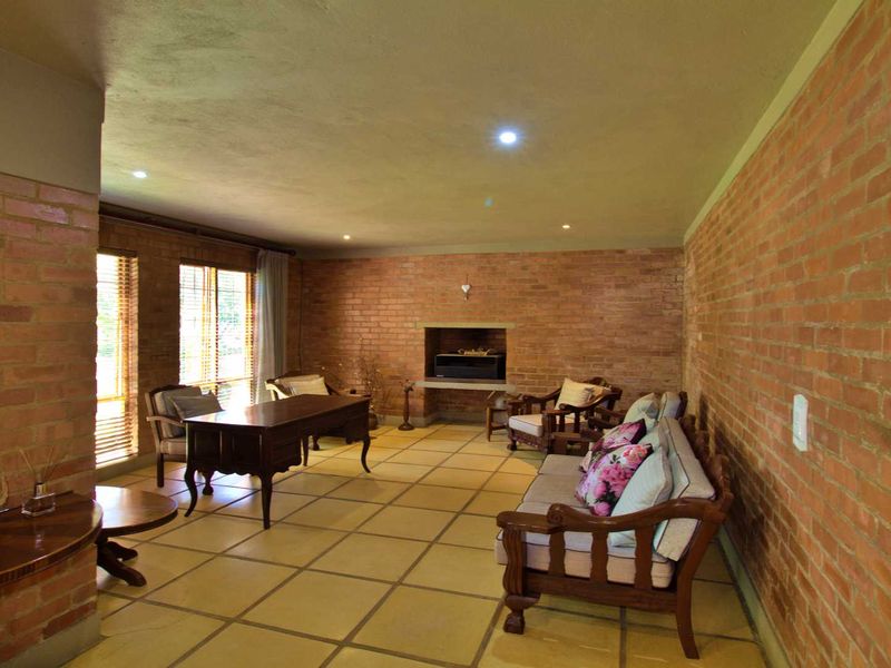 4 Bedroom, 4 Bathroom, Double Garage - Photo 2