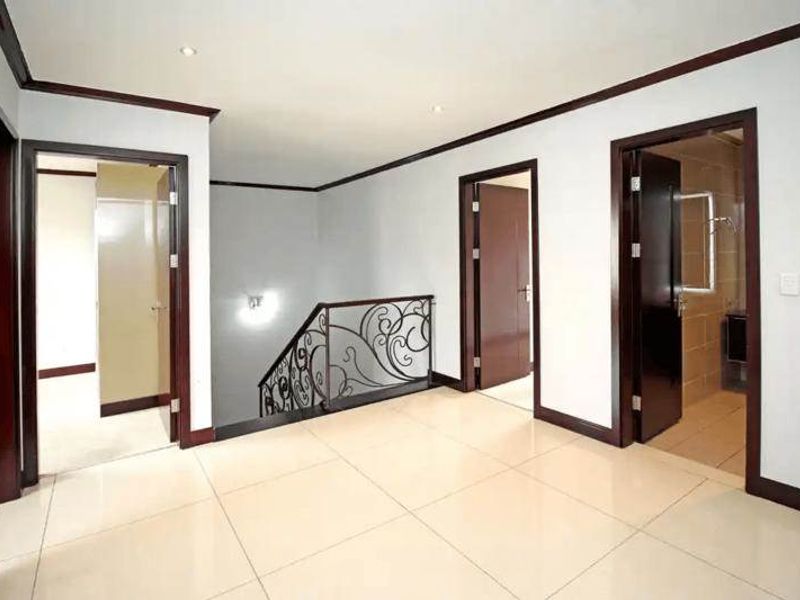 3 Bedroom Townhouse for Sale in Carlswald - Photo 8