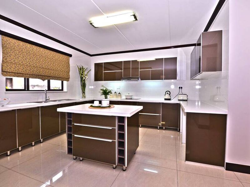 3 Bedroom Townhouse for Sale in Carlswald - Photo 3