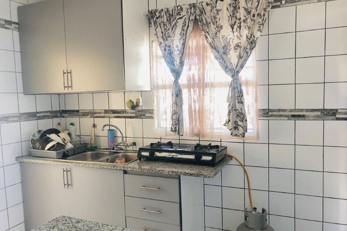 2 Properties For the Price Of One - An Investors Dream !! - Photo 3