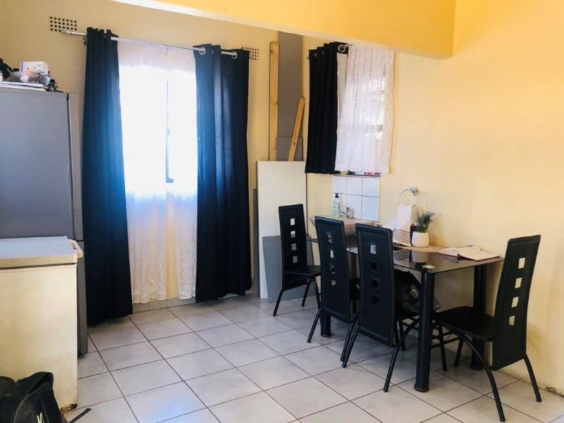 2 Properties For the Price Of One - An Investors Dream !! - Photo 6