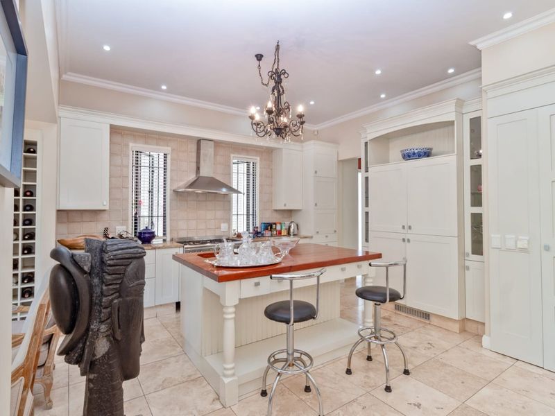 Pristine Cluster In Secure Sought After Complex in Hyde Park  - Photo 9