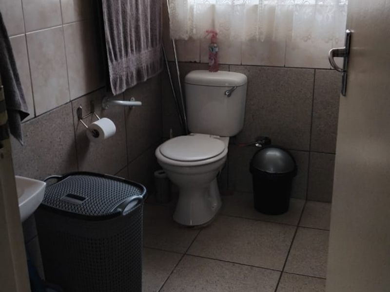 Stylish 3-Bedroom Home - Photo 10