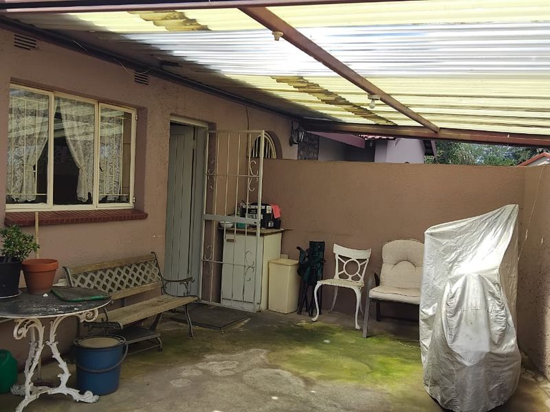 Stylish 3-Bedroom Home - Photo 6