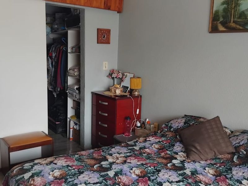 Stylish 3-Bedroom Home - Photo 7