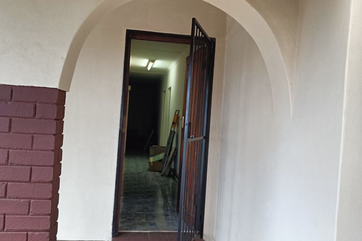 Spacious family home with flat!  - Photo 5