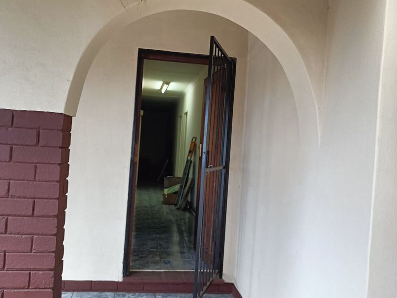 Spacious family home with flat!  - Photo 5