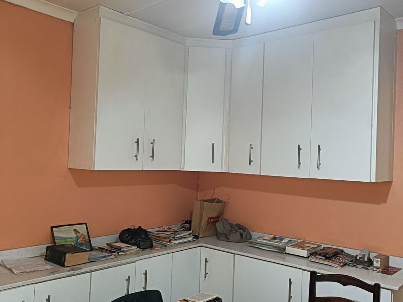 Spacious family home with flat!  - Photo 9