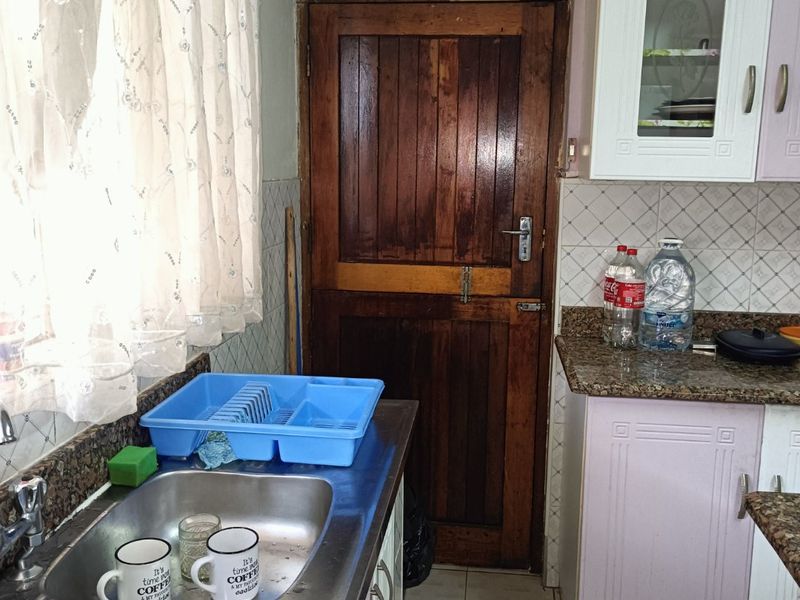 Spacious family home with flat!  - Photo 8