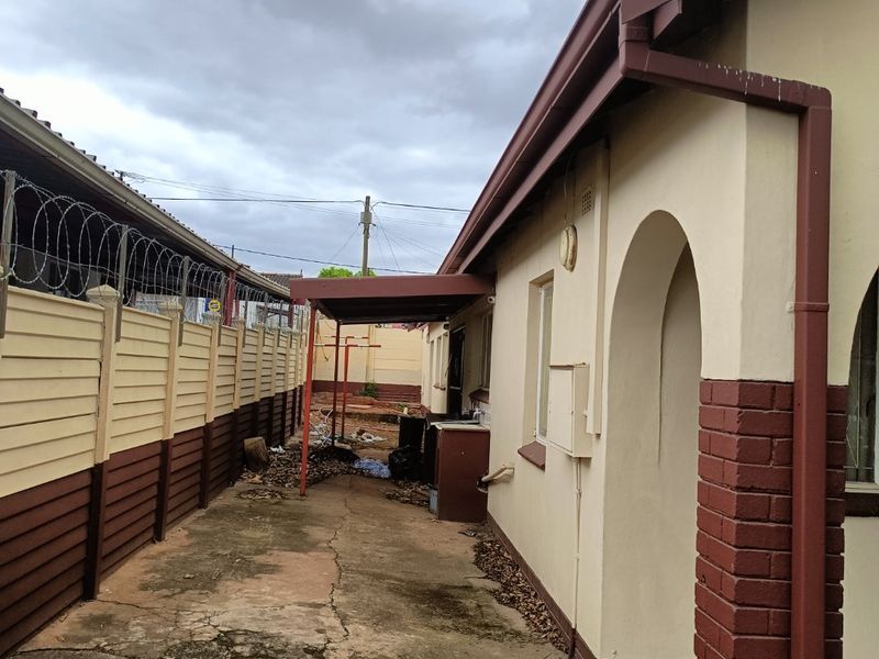 Spacious family home with flat!  - Photo 3