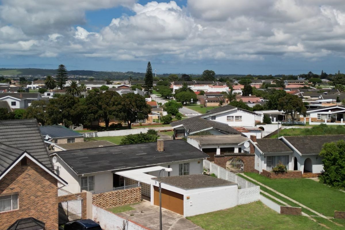 Great value, opportunity to make your own dreams come true. Close to school and shops - Photo 5