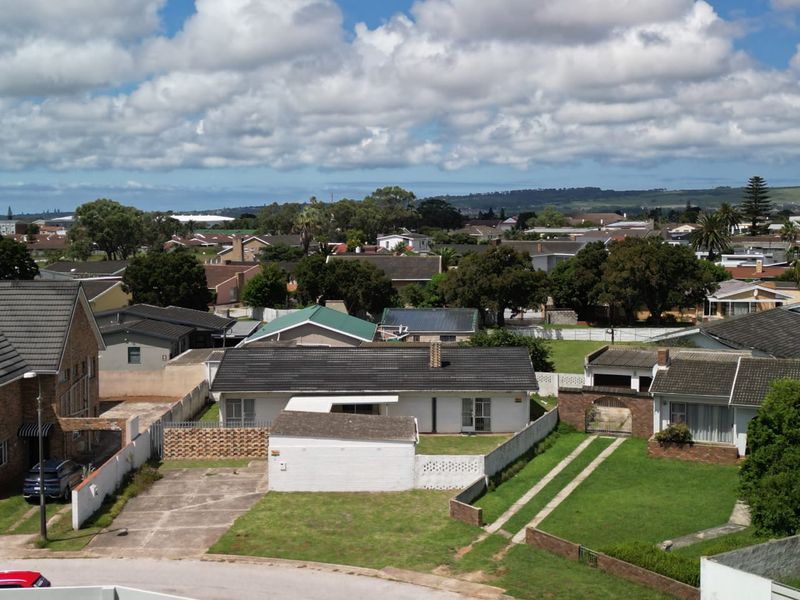 Great value, opportunity to make your own dreams come true. Close to school and shops - Photo 3