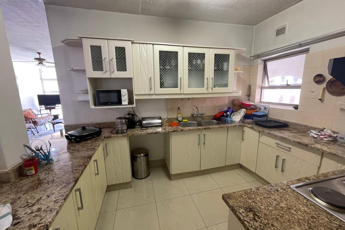 3 Bedroom Apartment With Sea Views - Photo 5