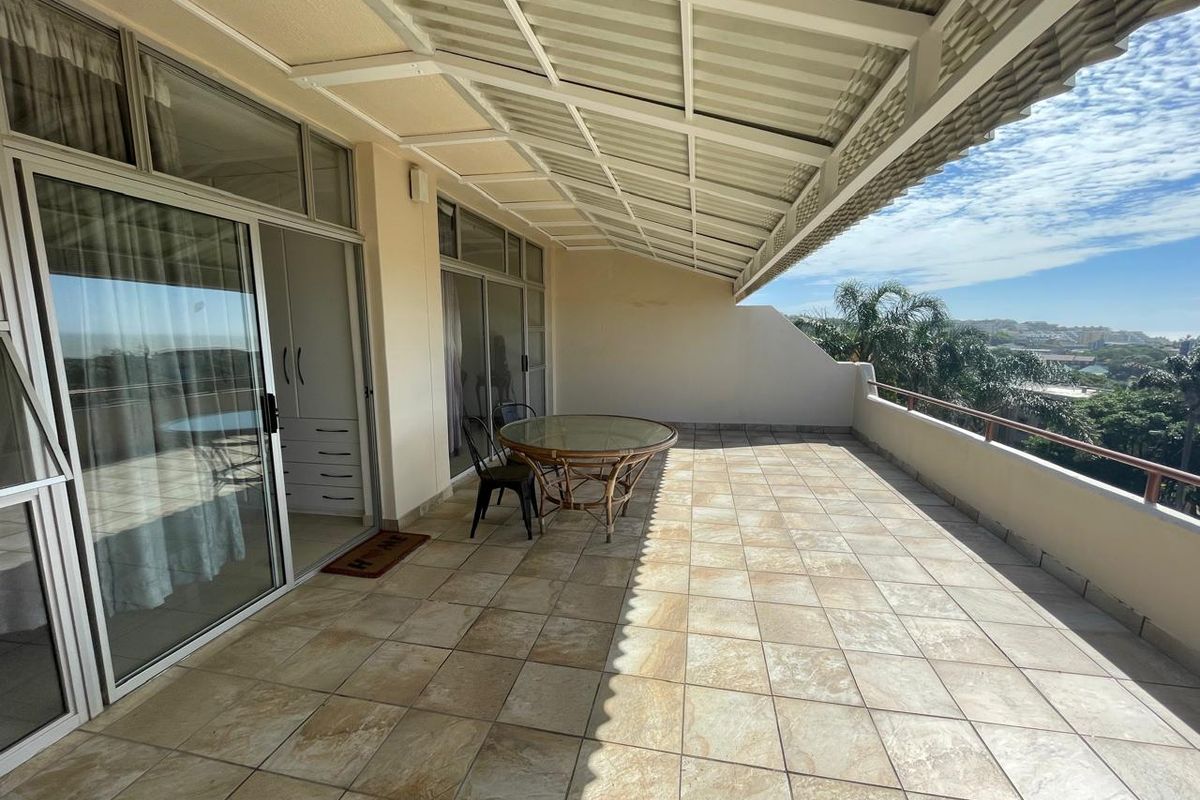 3 Bedroom Apartment With Sea Views - Photo 2