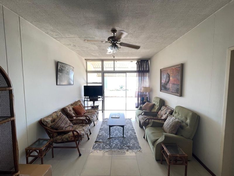 3 Bedroom Apartment With Sea Views - Photo 10