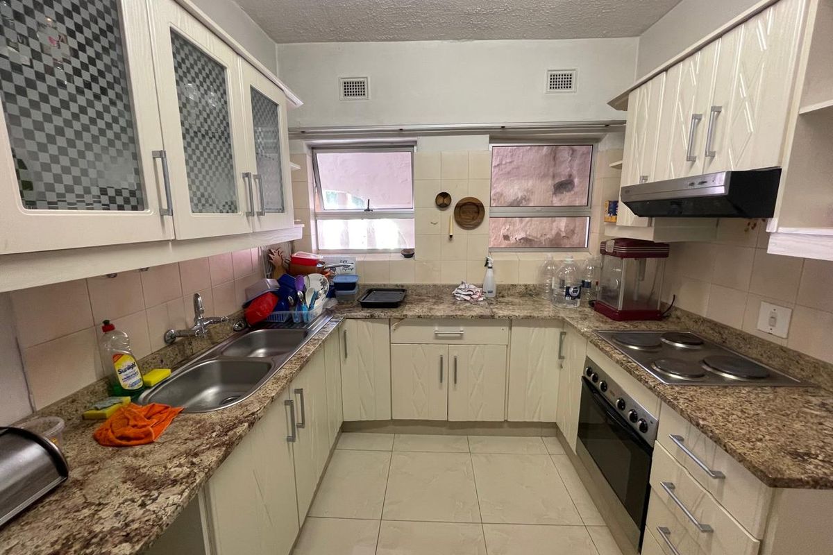 3 Bedroom Apartment With Sea Views - Photo 4