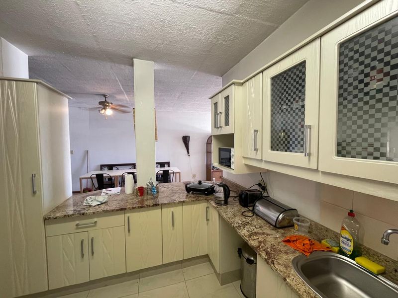 3 Bedroom Apartment With Sea Views - Photo 6