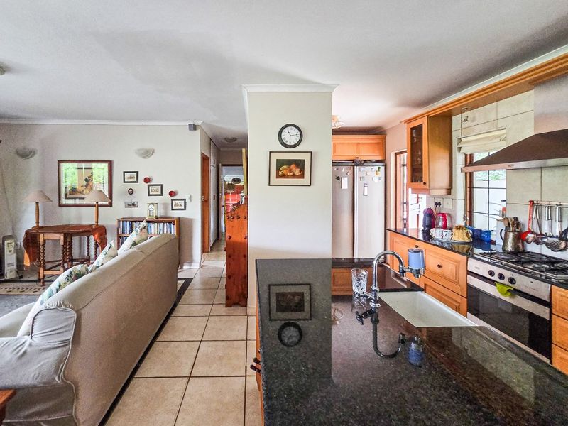 A Gentleman’s Residence Awaits! - Photo 10