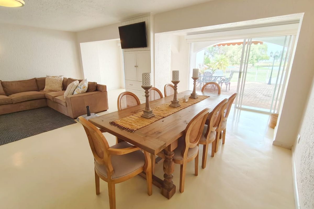 Waterfront Property with Exceptional Amenities - Photo 5