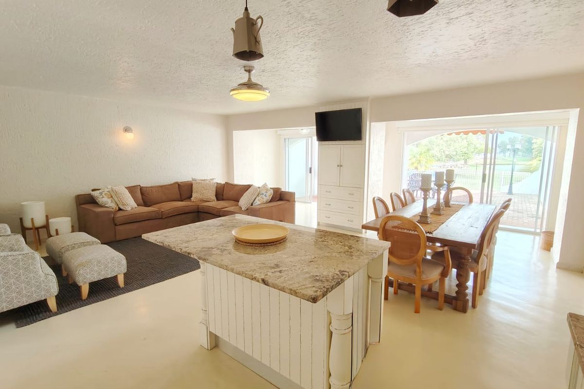 Waterfront Property with Exceptional Amenities - Photo 3