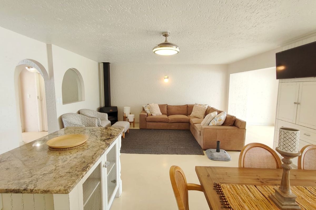 Waterfront Property with Exceptional Amenities - Photo 4