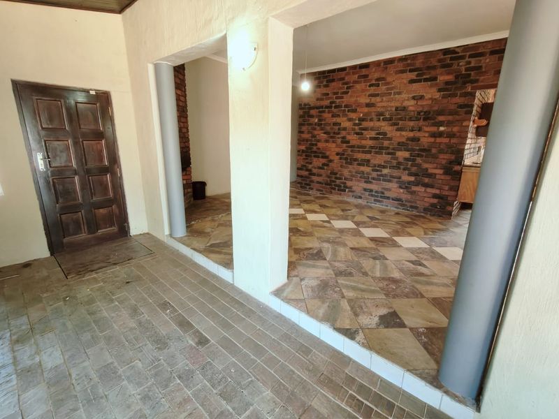 Spacious Family Home with Modern Features - Photo 10