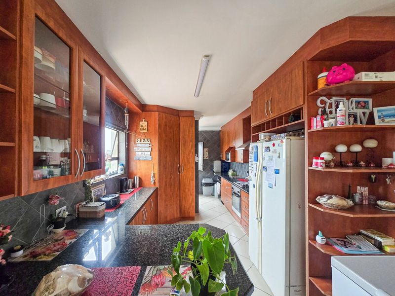 Home In Shelly Beach With Sea Views - Photo 3