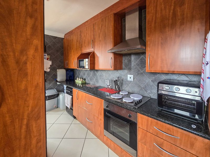 Home In Shelly Beach With Sea Views - Photo 5