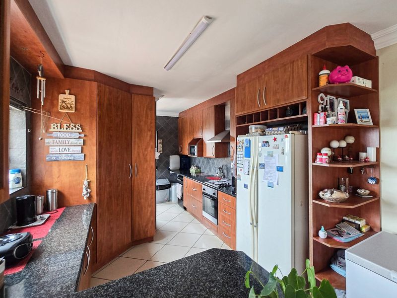 Home In Shelly Beach With Sea Views - Photo 4