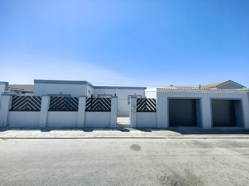 3 Bedroom Entertainers Dream in Prime Location! - Photo 5