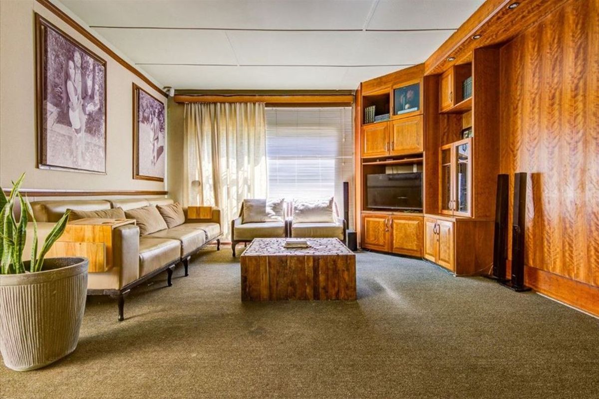 Spacious Family Home with Exceptional Features - Photo 2