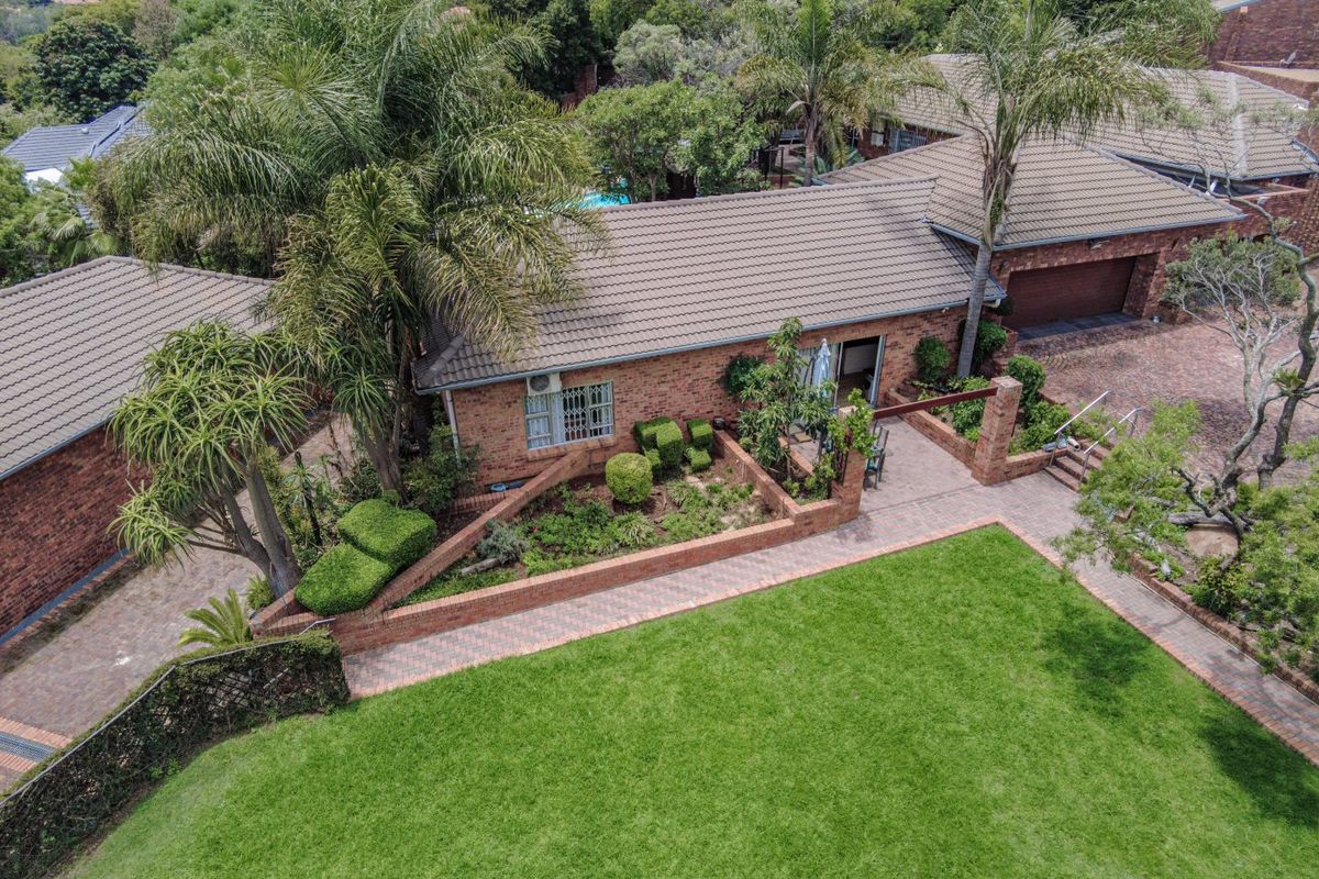 A Bespoke Residence For Sale in Bryanston  - Photo 5