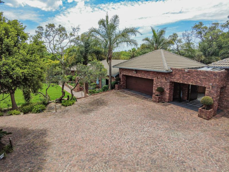 A Bespoke Residence For Sale in Bryanston  - Photo 6