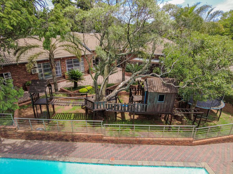 A Bespoke Residence For Sale in Bryanston  - Photo 8