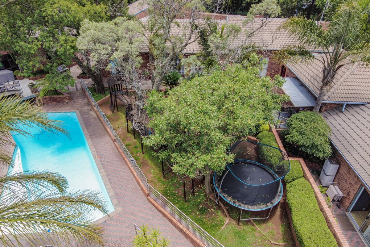 A Bespoke Residence For Sale in Bryanston  - Photo 2