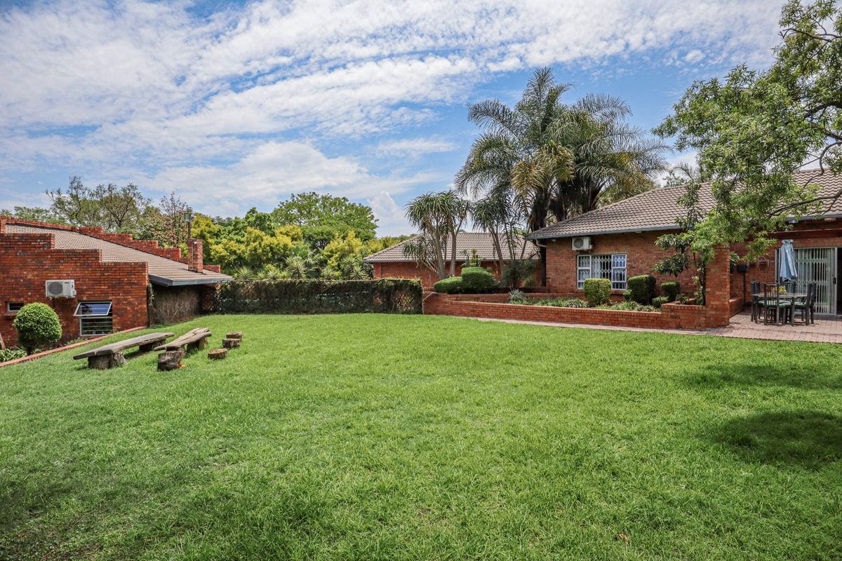 A Bespoke Residence For Sale in Bryanston  - Photo 4